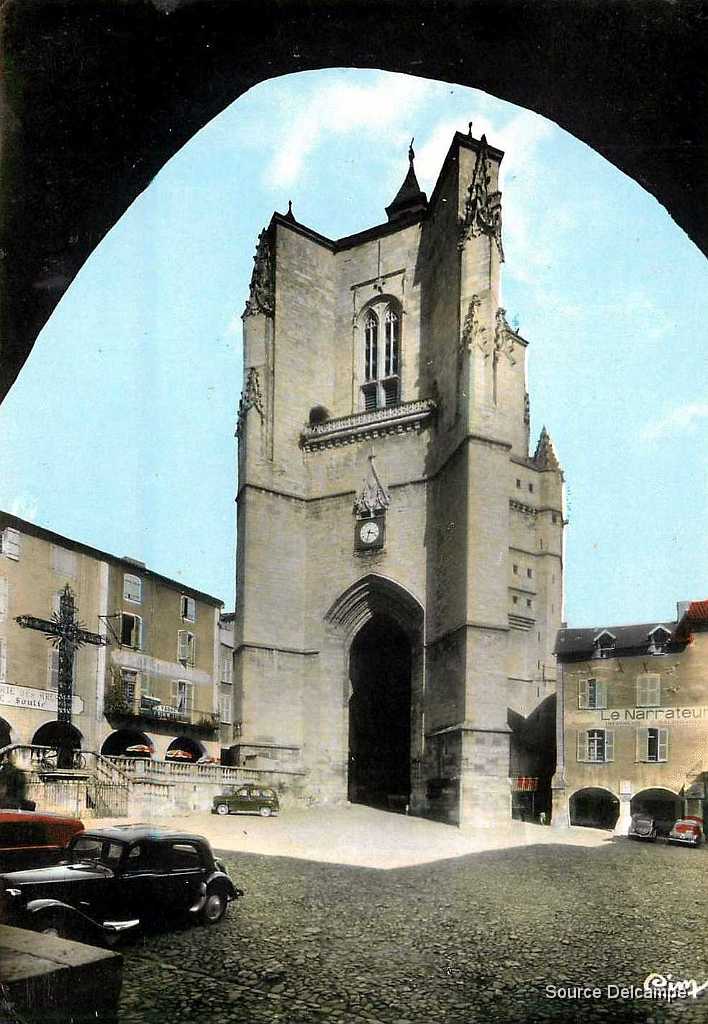 12 Villefranche de Rouergue La Collegiale.jpg